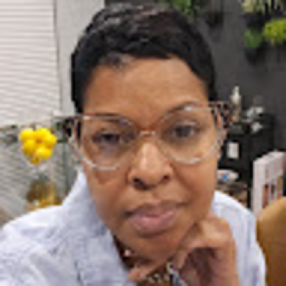 Meet your Posher, Stefanie